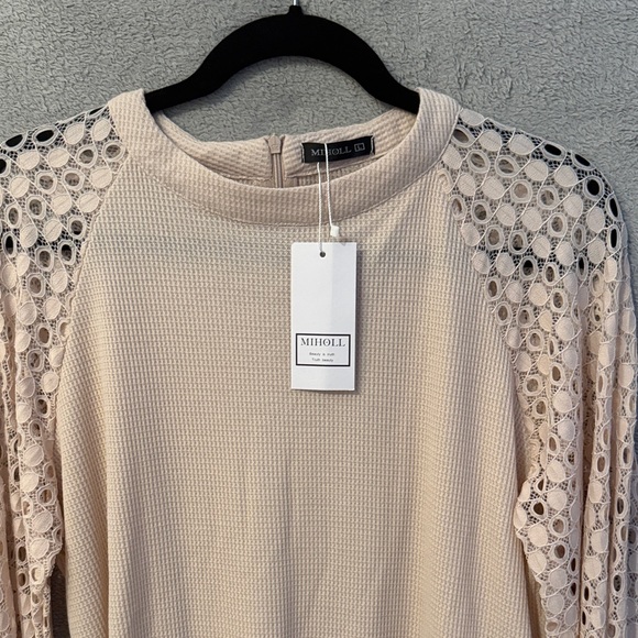 NWT Size L Beige Long Sleeve Top with Lace Details - Picture 2 of 5
